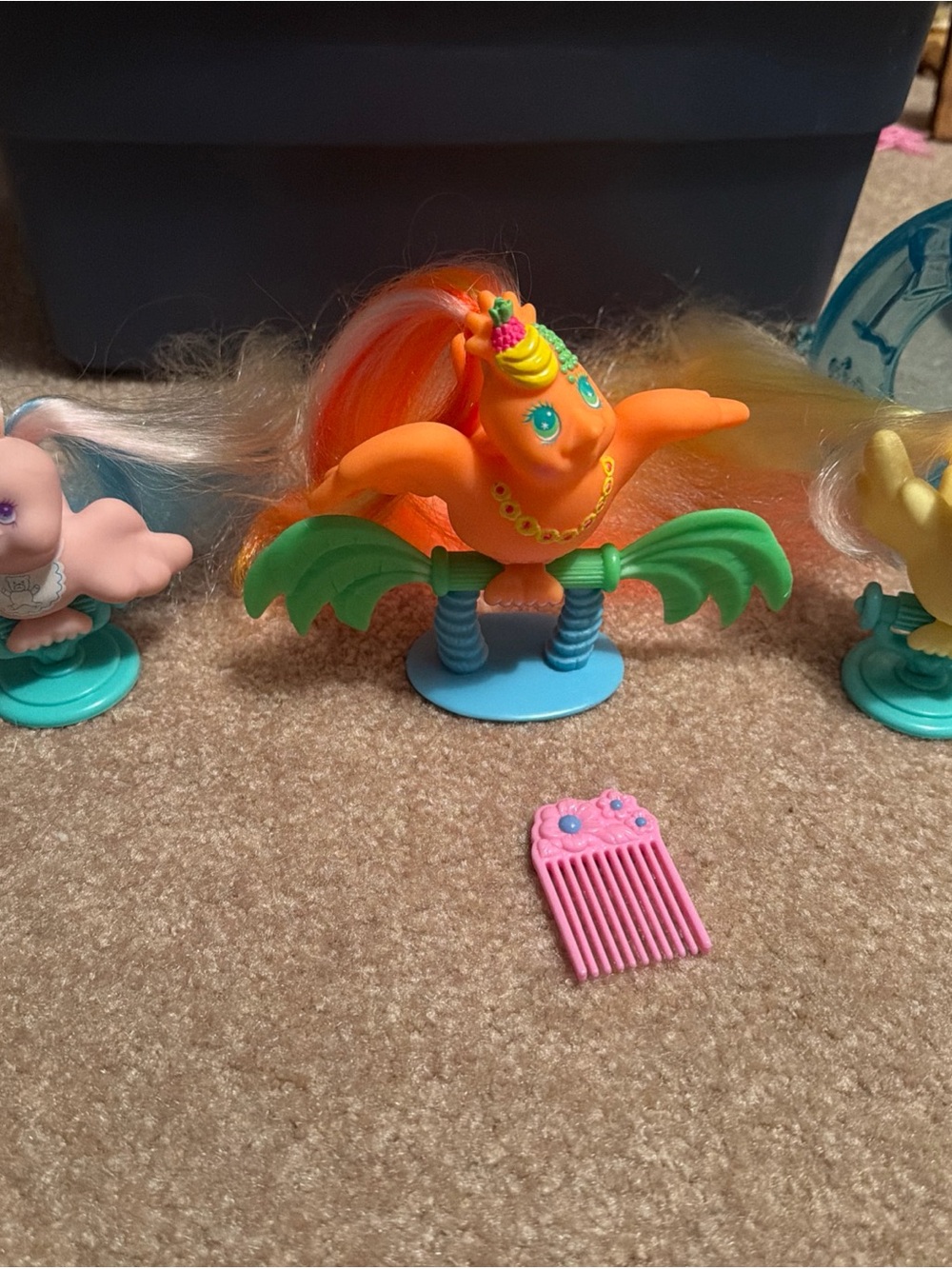 Lot of 8 vintage items 1987 fairy tail bird Pina Colada & 2 baby flyers